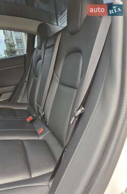 Седан Tesla Model 3 2020 в 