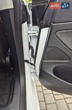Седан Tesla Model 3 2020 в 