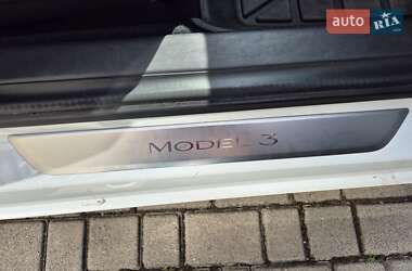 Седан Tesla Model 3 2020 в 