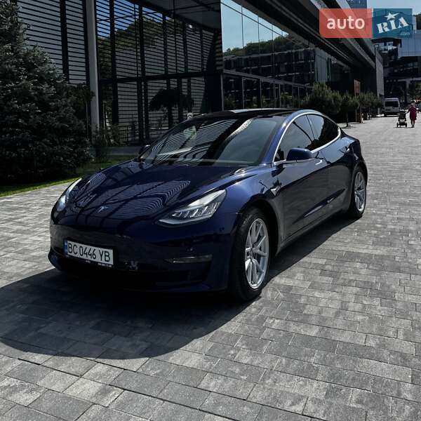 Седан Tesla Model 3 2018 в 