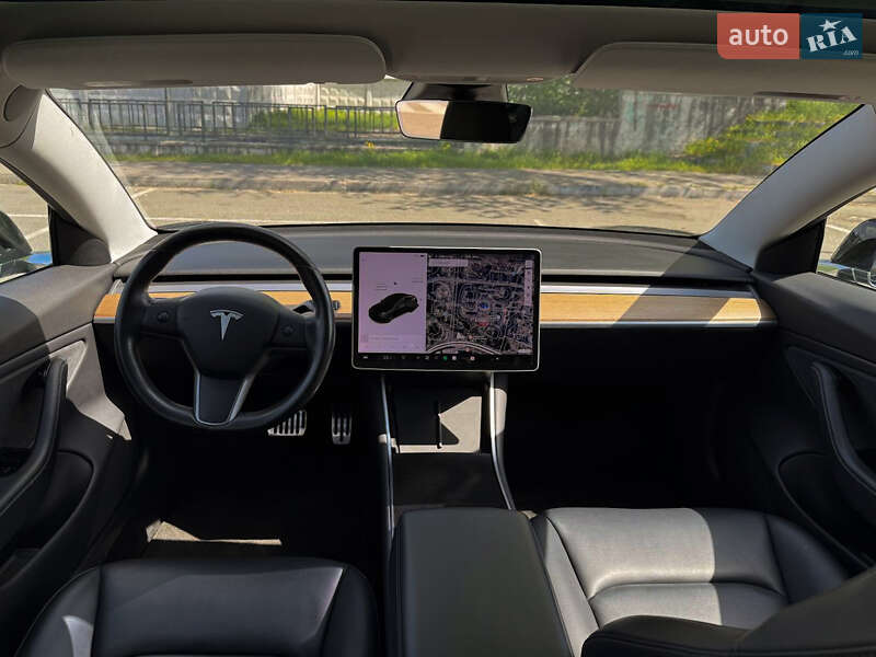 Седан Tesla Model 3 2019 в Киеве
