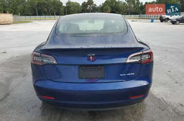 Седан Tesla Model 3 2023 в 