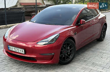 Седан Tesla Model 3 2021 в 