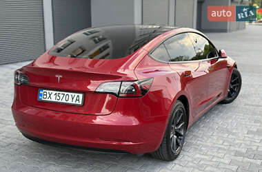 Седан Tesla Model 3 2021 в 