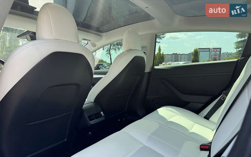 Седан Tesla Model 3 2022 в Львове фото 12 Седан Tesla Model 3 2022 в Львове