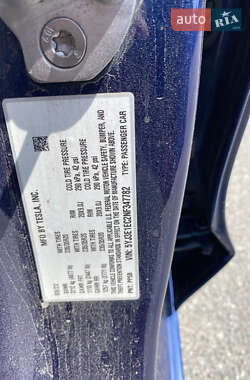 Седан Tesla Model 3 2022 в 