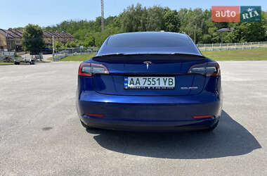Седан Tesla Model 3 2022 в 