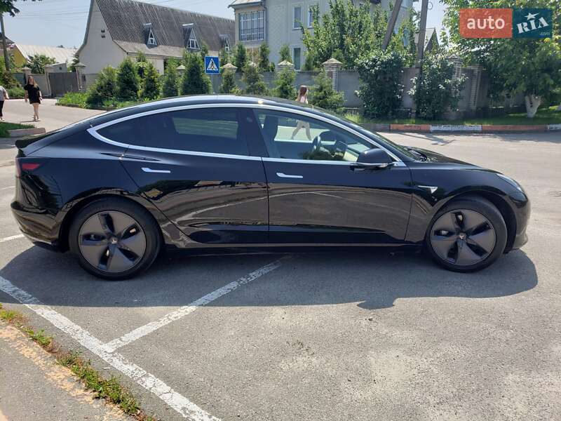 Седан Tesla Model 3 2019 в Києві