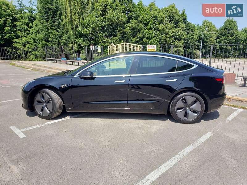 Седан Tesla Model 3 2019 в Києві