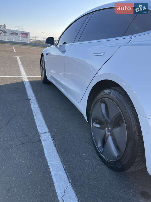 Седан Tesla Model 3 2018 в Одессе