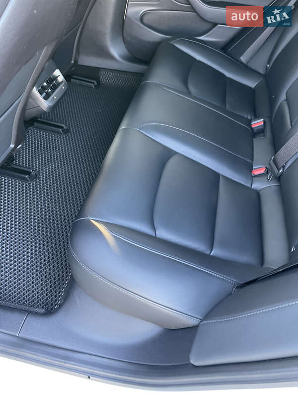Седан Tesla Model 3 2018 в Одессе