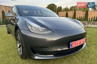 Седан Tesla Model 3 2019 в 