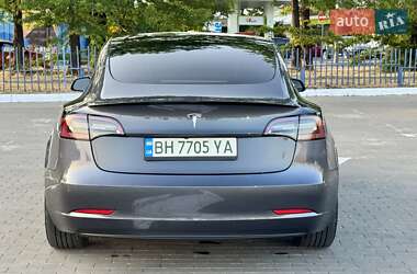 Седан Tesla Model 3 2021 в 