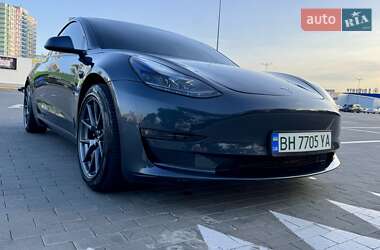 Седан Tesla Model 3 2021 в 