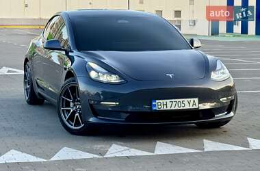 Седан Tesla Model 3 2021 в 