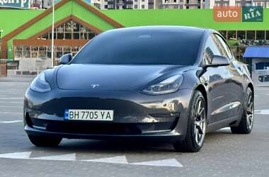 Седан Tesla Model 3 2021 в 