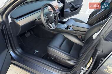 Седан Tesla Model 3 2021 в 