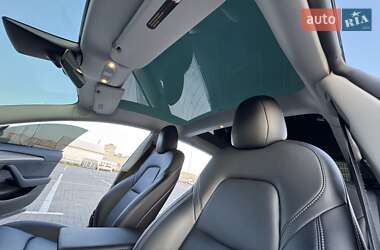 Седан Tesla Model 3 2021 в 