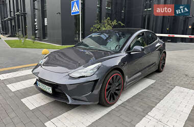 Седан Tesla Model 3 2023 в Киеве
