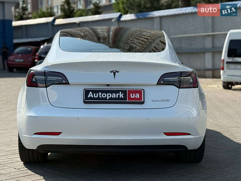Седан Tesla Model 3 2021 в Одессе