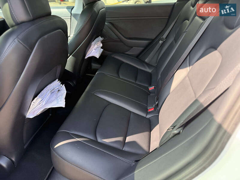 Седан Tesla Model 3 2021 в Одессе