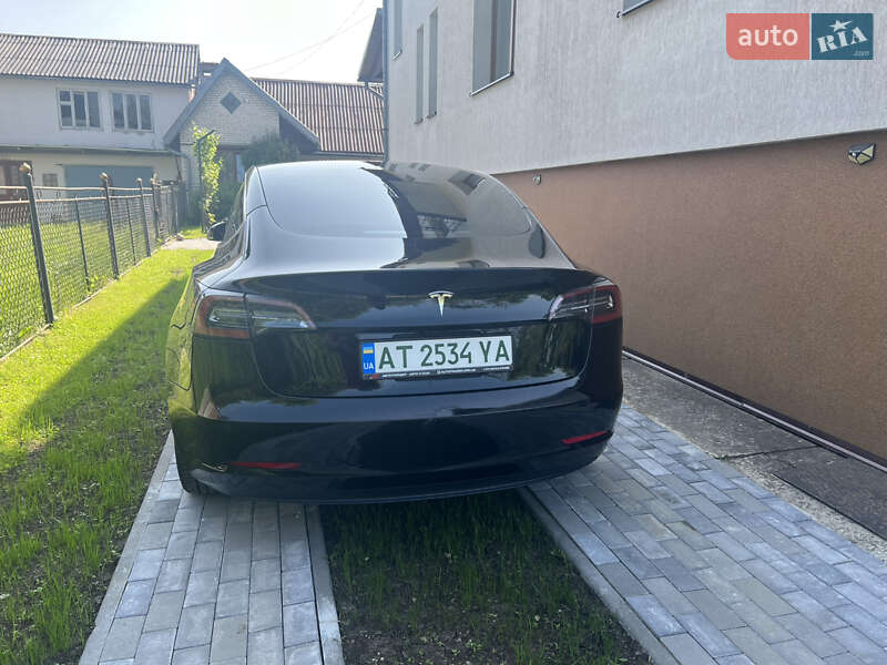 Седан Tesla Model 3 2018 в Долине