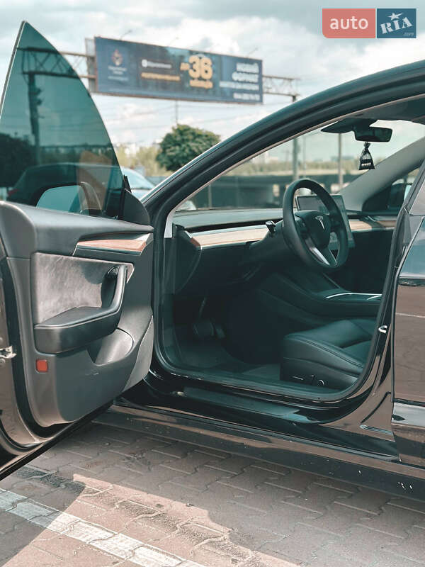 Седан Tesla Model 3 2021 в Киеве фото 23 Седан Tesla Model 3 2021 в Киеве