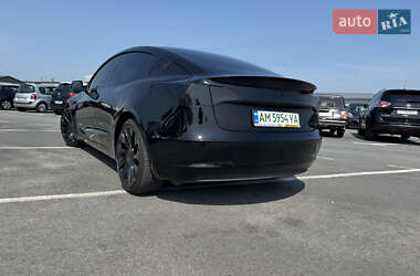 Седан Tesla Model 3 2023 в 