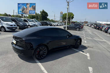 Седан Tesla Model 3 2023 в 