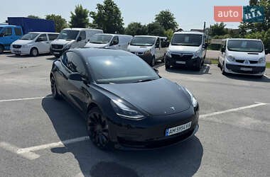 Седан Tesla Model 3 2023 в 