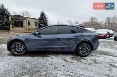 Седан Tesla Model 3 2021 в 