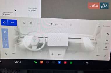 Седан Tesla Model 3 2021 в 