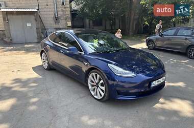 Седан Tesla Model 3 2018 в Кривом Роге