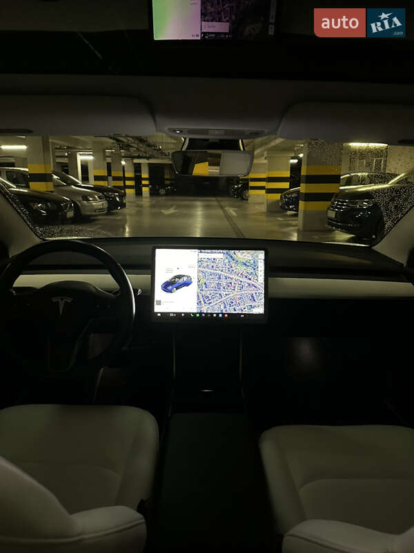 Седан Tesla Model 3 2019 в Киеве