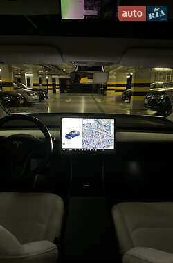 Седан Tesla Model 3 2019 в 