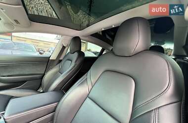 Седан Tesla Model 3 2020 в 