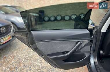 Седан Tesla Model 3 2020 в 