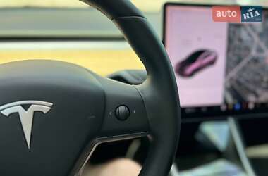 Седан Tesla Model 3 2020 в 
