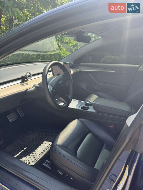 Седан Tesla Model 3 2022 в Києві