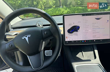 Седан Tesla Model 3 2022 в 