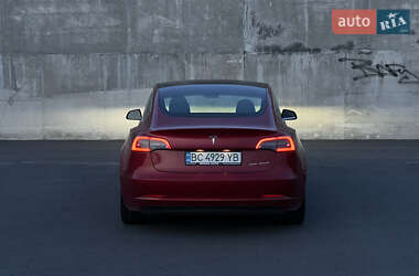 Седан Tesla Model 3 2020 в 