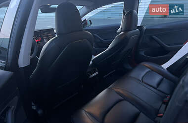 Седан Tesla Model 3 2020 в 