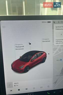 Седан Tesla Model 3 2021 в 