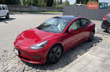 Седан Tesla Model 3 2021 в 