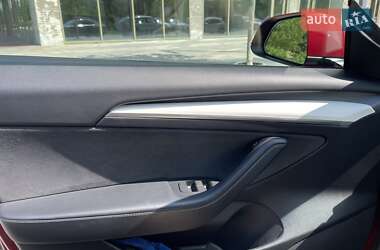Седан Tesla Model 3 2021 в 