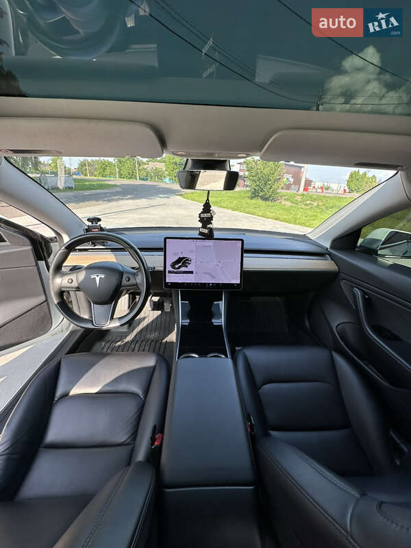 Седан Tesla Model 3 2018 в Белой Церкви