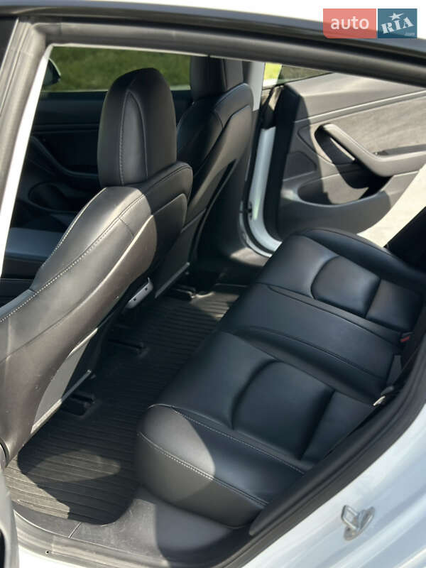 Седан Tesla Model 3 2018 в Белой Церкви