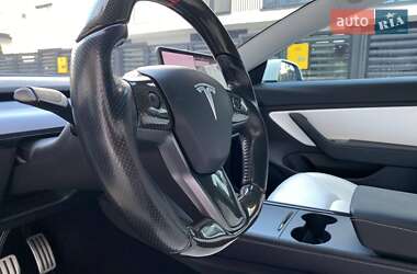 Седан Tesla Model 3 2019 в 