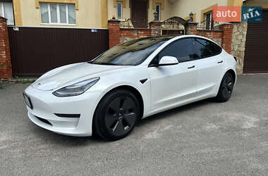 Седан Tesla Model 3 2023 в 