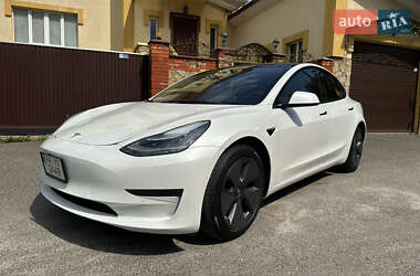 Седан Tesla Model 3 2023 в 